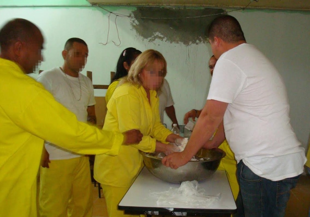 Imparten curso de panadería a internos del CERESO