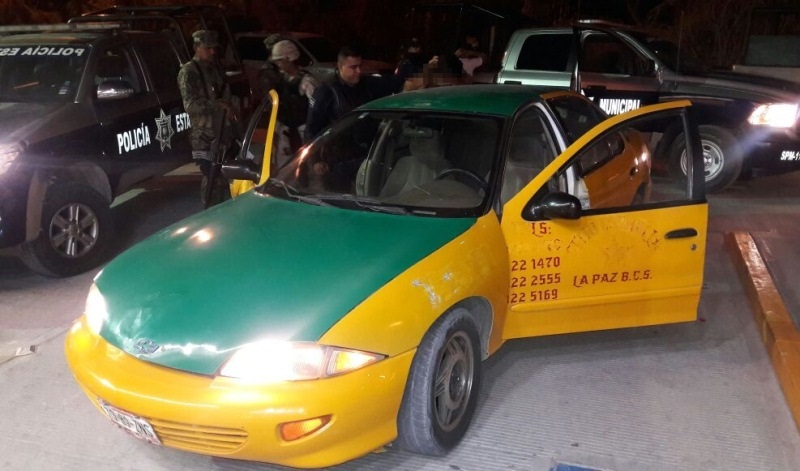 Capturados por robar taxi de Tienda Ley