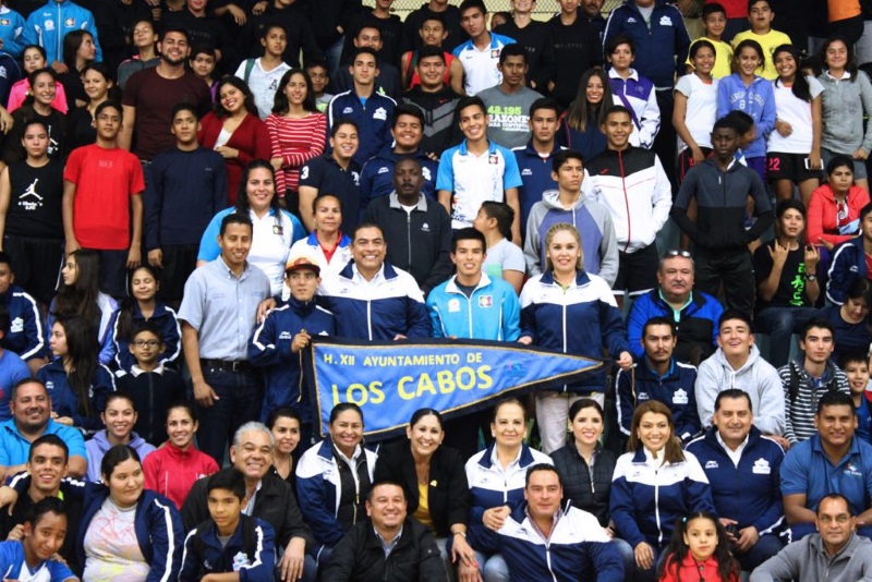 Abanderan a deportistas cabeños que participarán en Olimpiada Estatal 2017