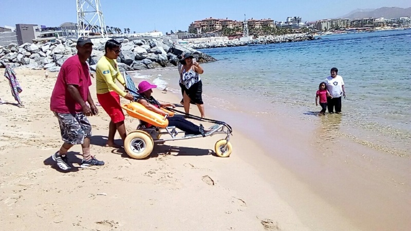 Organizó ZOFEMAT convivencia con abuelitos en playa “Coral Negro”