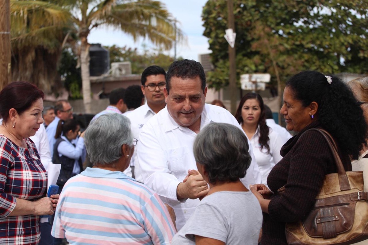 Entrega gobernador cuatro vialidades más en La Paz ...