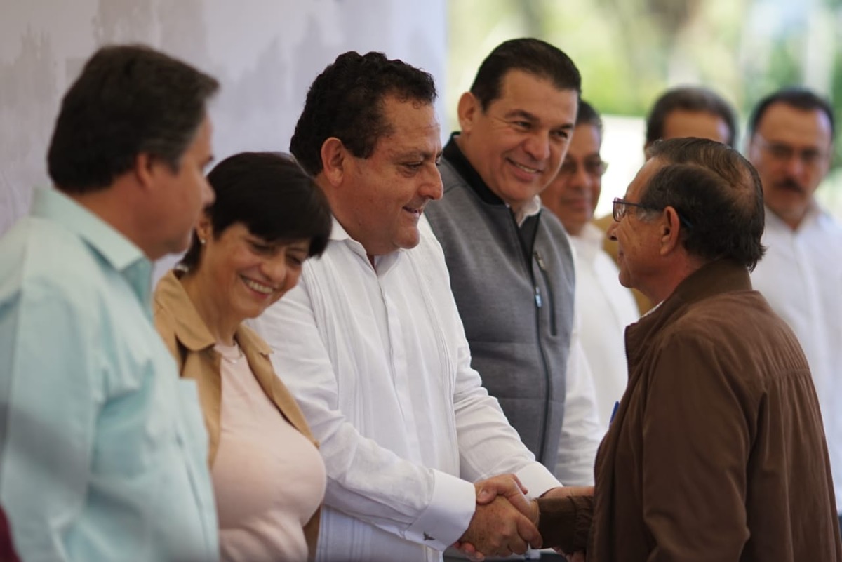 Entrega gobernador títulos de concesión de uso agrícola