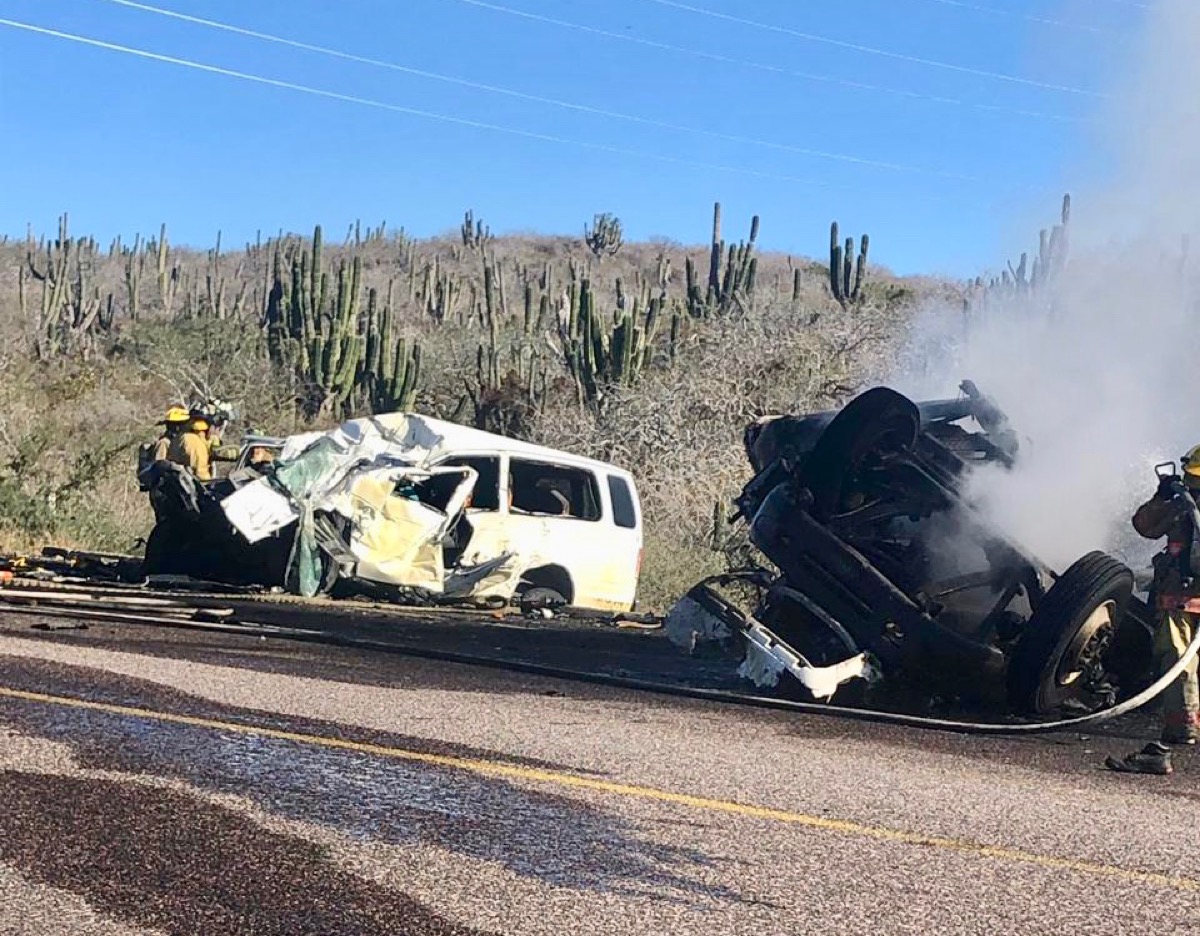 Trágico carreterazo; mueren 5 personas en Los Cabos