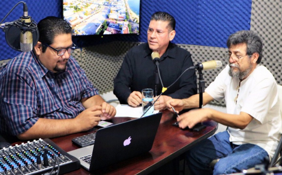 BALCONEANDO/ “LA CHARLA”