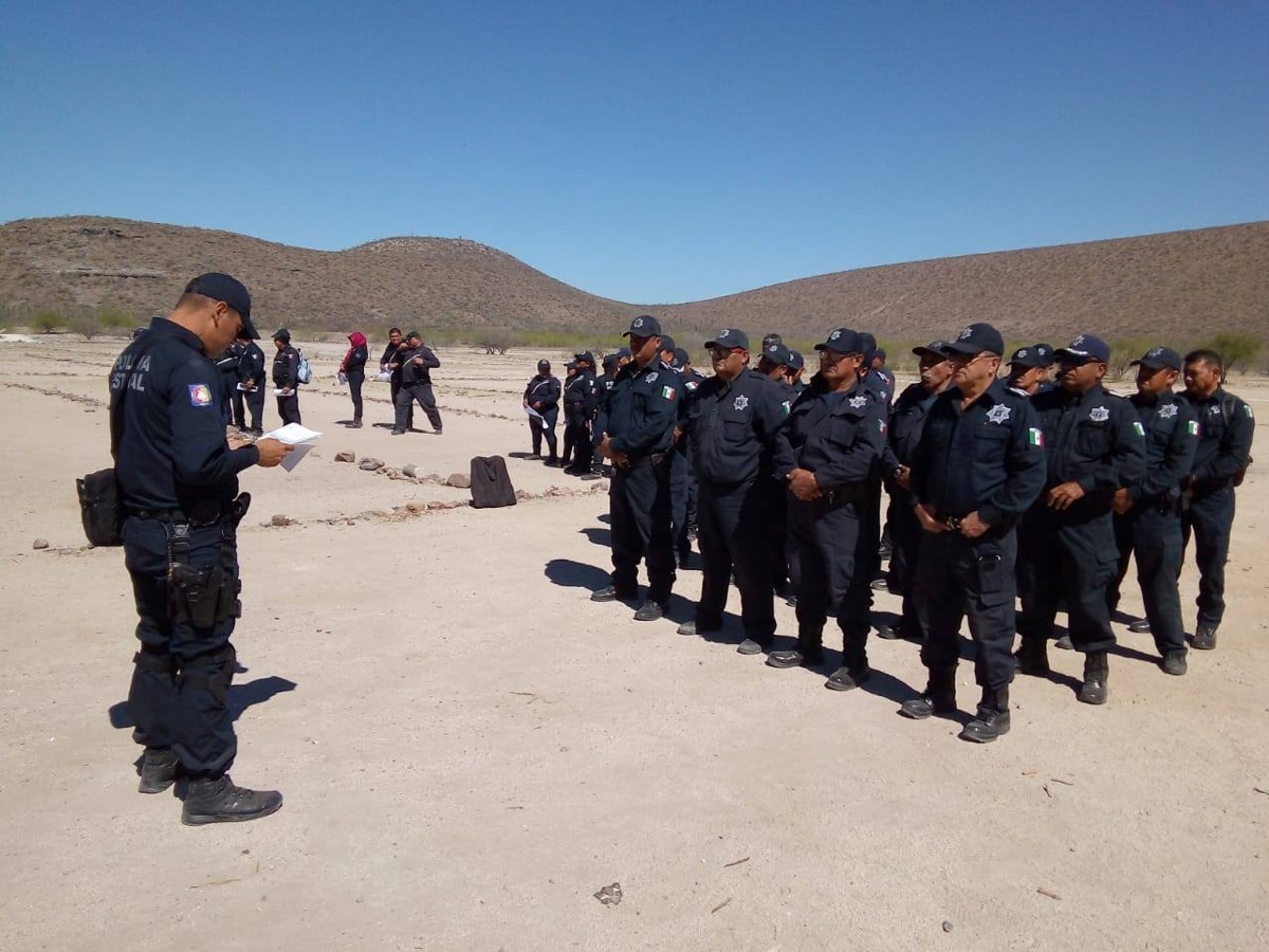 Evalúan a policías municipales de La Paz