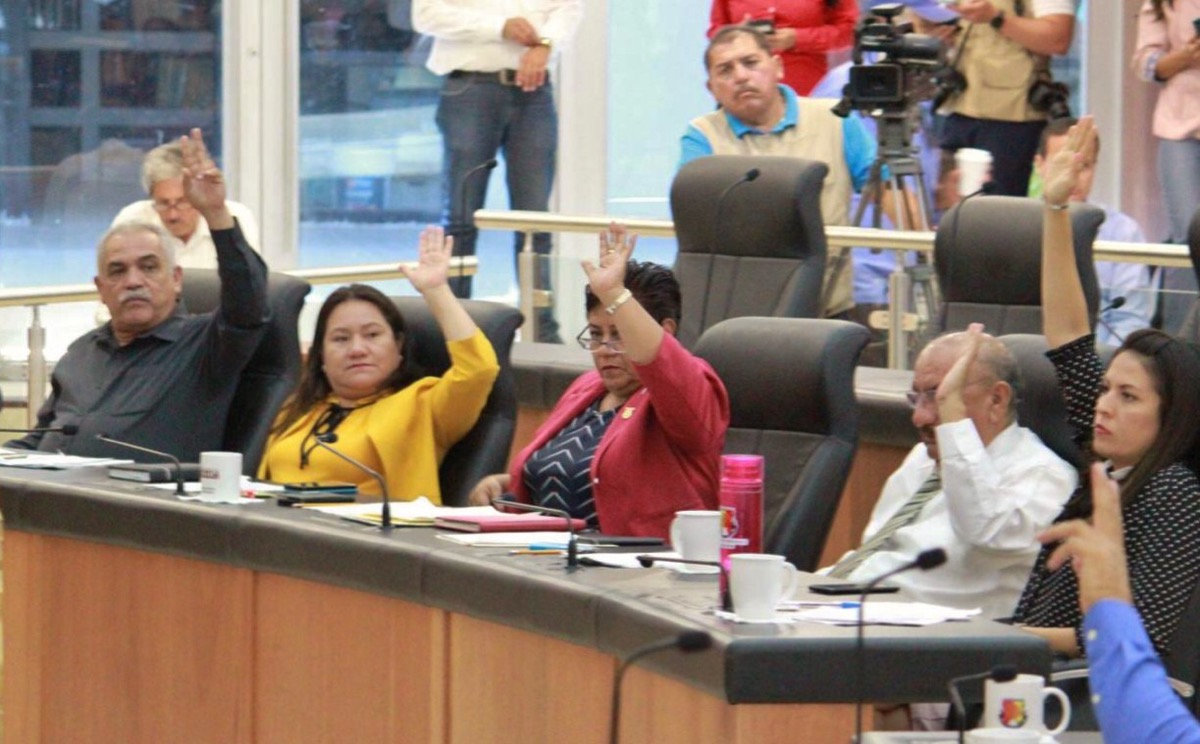 BALCONEANDO/ LEGISLADORES “CHAIROS”