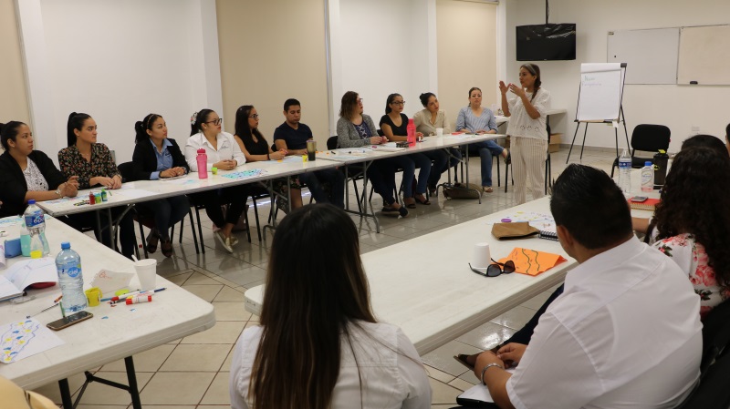 PGJE capacita a su personal en justicia alternativa para adolescentes