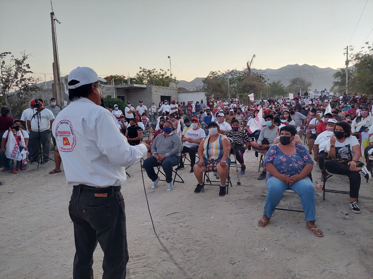 Refrendan vecinos de La Ballena su respaldo a Óscar Leggs