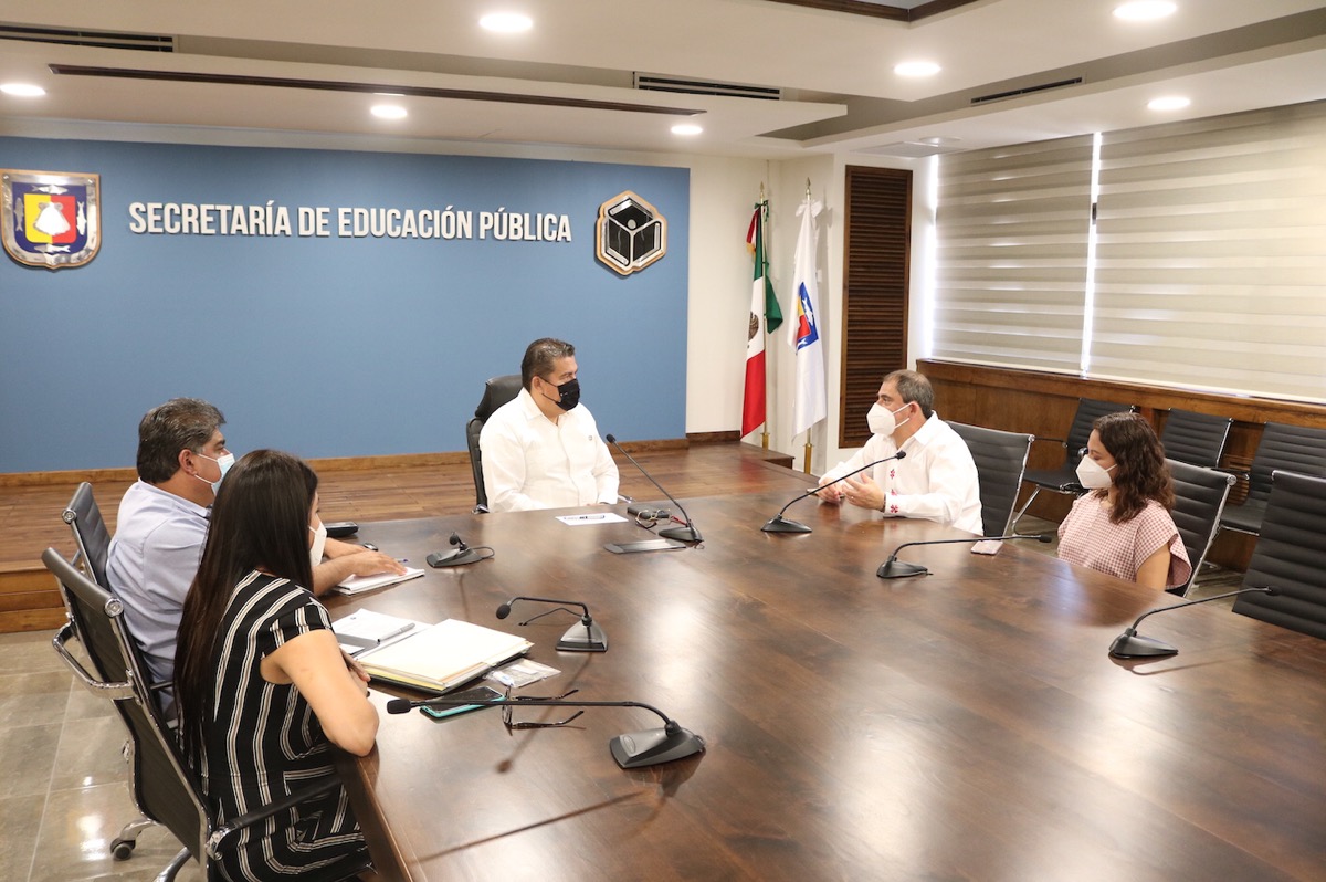 Supervisan infraestructura de escuelas normales tras pandemia