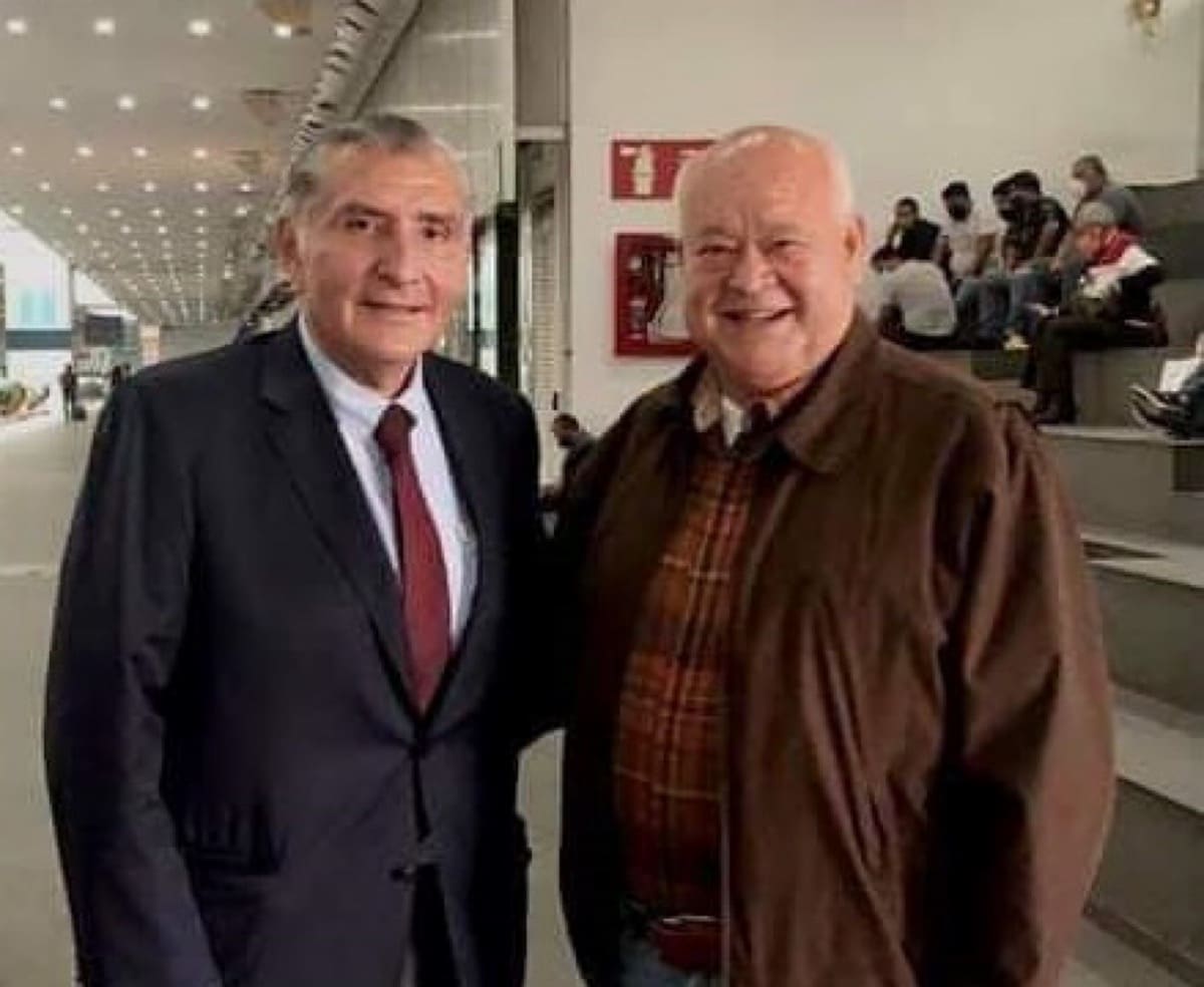 BURÓ POLÍTICO/ LA MESA PUESTA