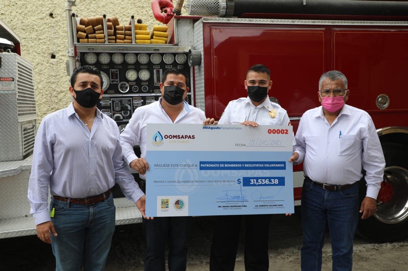 Entrega Oomsapas Los Cabos recursos a Bomberos y Cruz Roja; gracias a pago mensual de usuarios