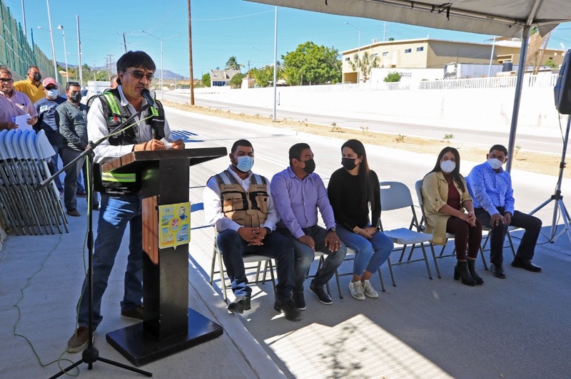 Agradecen habitantes del Aguajito en San José del Cabo al alcalde Óscar Leggs la conclusión de las obras de pavimentación