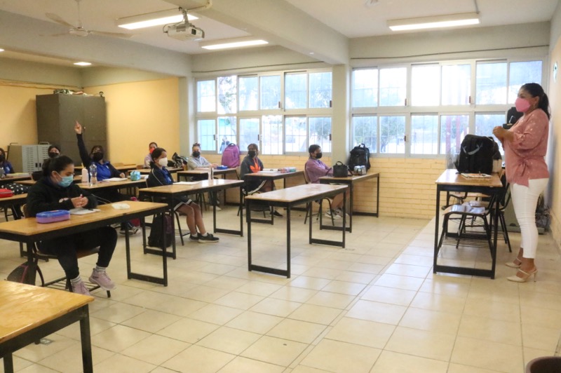 Reanudan clases presenciales casi 600 planteles y 40 mil alumnos de educación básica