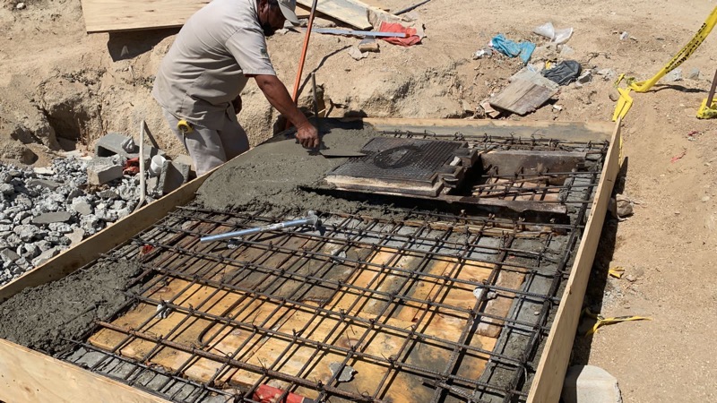 Realiza Oomsapas Los Cabos trabajos de levantamiento de las cajas de protección de válvulas de distribución de agua