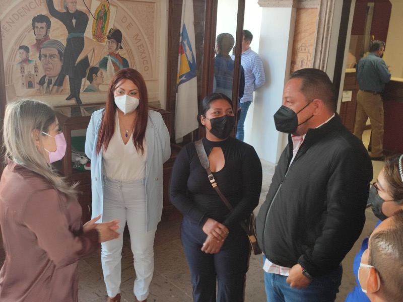 Joven mujer recibe una prótesis de pierna por parte del Ayuntamiento de Los Cabos