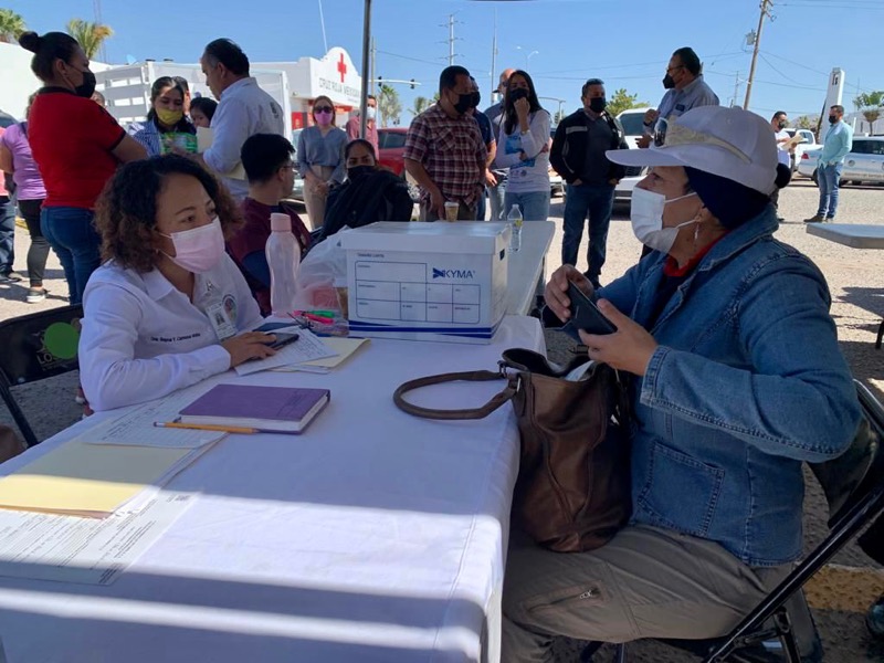 Atenderán autoridades municipales peticiones ciudadanas en la colonia Los Cangrejos