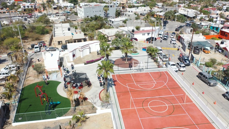 Cumple Oscar Leggs otro compromiso con la ciudadanía; entrega obras de rehabilitación del parque ”8 de octubre”