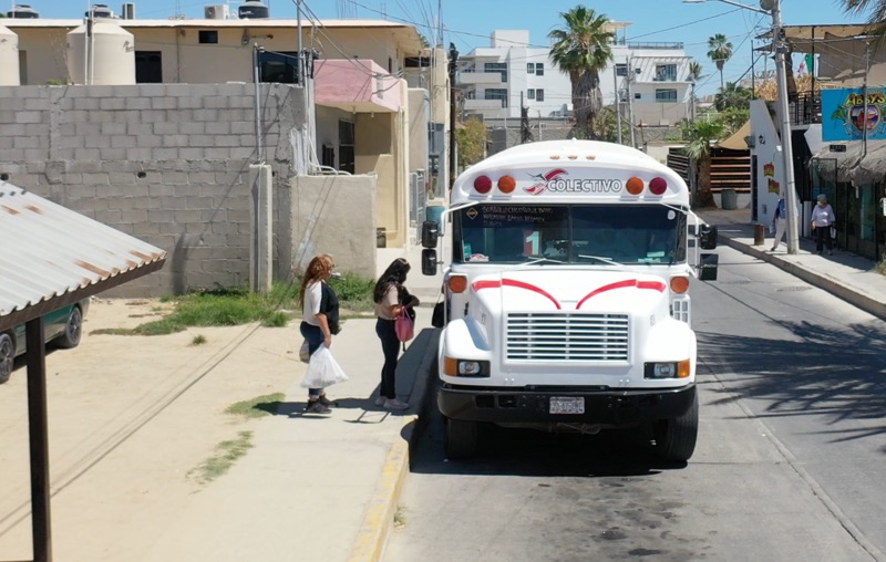 Refuerzan en Los Cabos la señalización de paraderos urbanos y colectivos