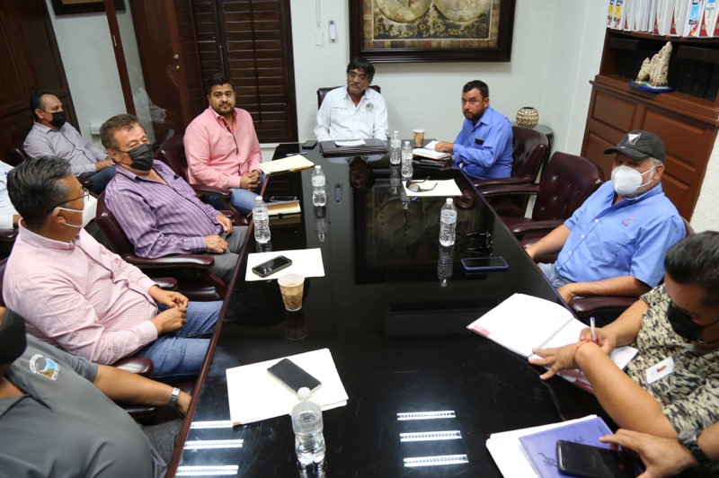 Atiende Oscar Leggs a representantes del transporte urbano y colectivo de CSL