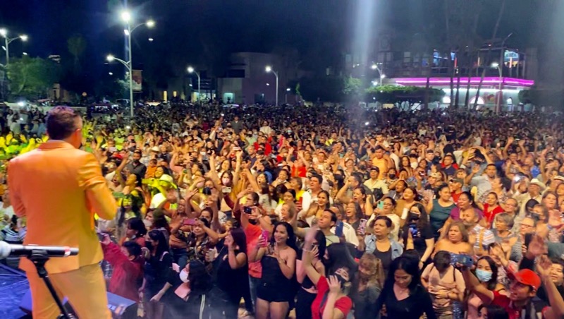 Asisten más de 11 mil personas al evento ”Noches Pegajosas en el Malecón”
