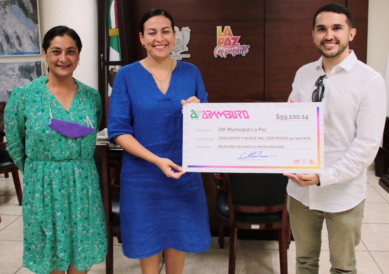 Recibe DIF municipal La Paz donativo de 59 mil pesos de campaña de redondeo