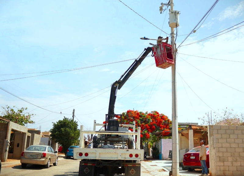 ¡Cambios favorables con el medio ambiente! implementa Gobierno de Los Cabos trabajos para mejorar el alumbrado público de CSL