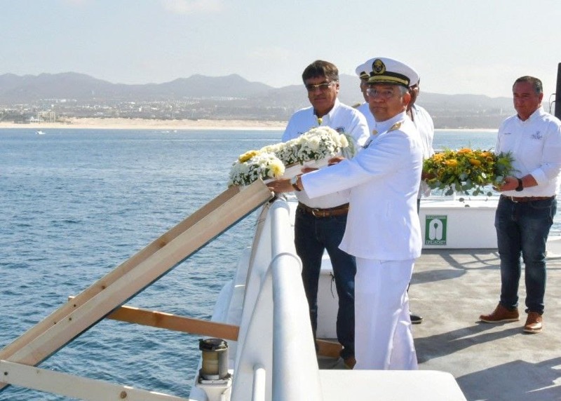 “Hoy en el mar honramos la vida de mujeres y hombres que han dedicado su vida al recurso más valioso para un pueblo como Los Cabos”: Oscar Leggs