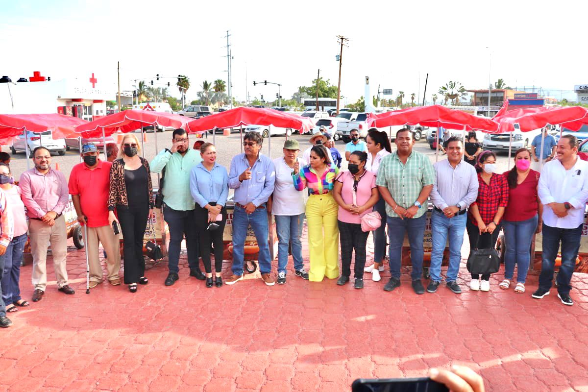 Familias de Cabo San Lucas reciben equipamiento y cisternas para beneficio de su economía