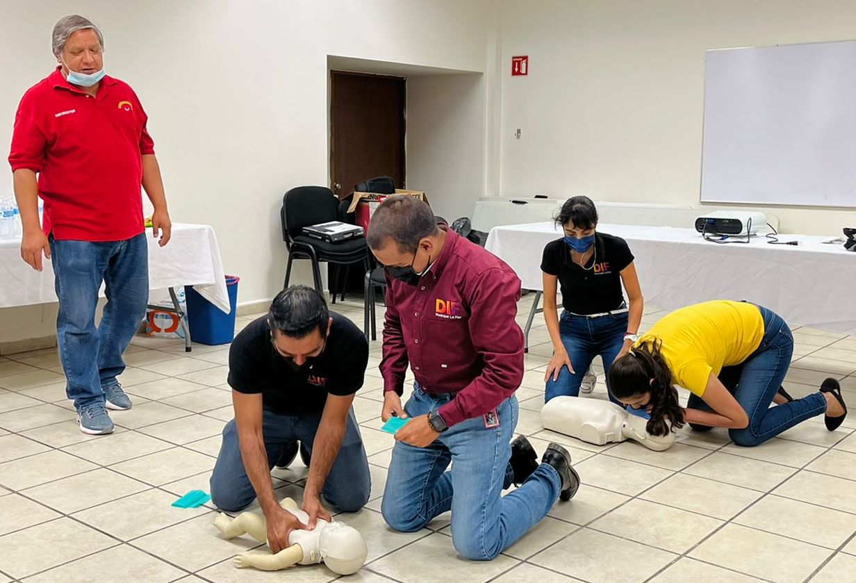 Imparten Curso de Reanimación Cardiopulmonar a personal de DIF La Paz