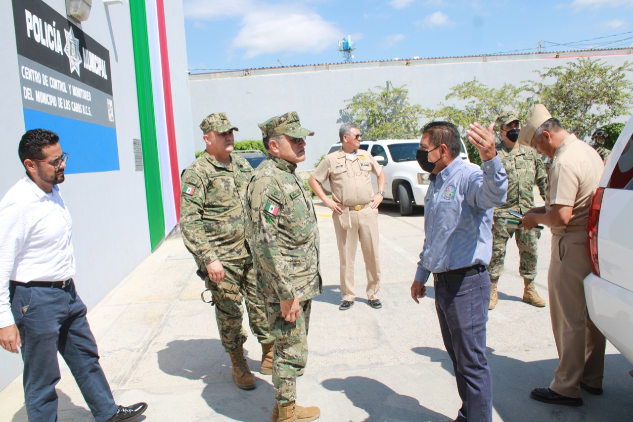 Recibe Seguridad Pública de Los Cabos visita del almirante Santiago Jorge Morgado Gómez, comandante de la Cuarta Región Naval en La Paz