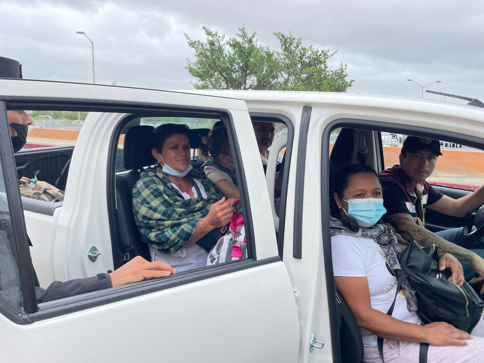 Apoya Gobierno Municipal a turistas que por causas metereológicas no pudieron salir del Aeropuerto Internacional de Los Cabos