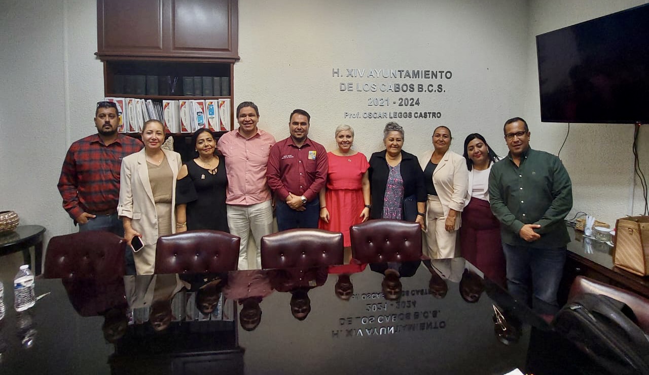 Para atender las necesidades escolares del municipio, el XIV Ayuntamiento de<br>Los Cabos y la Secretaría de Educación Pública unen esfuerzos