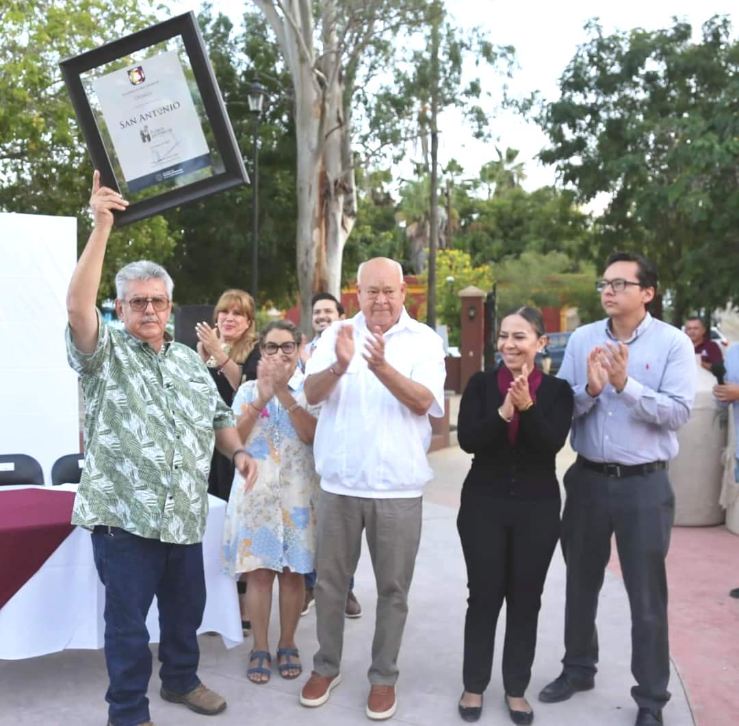 Entregan nombramiento de Pueblo Histórico; a la delegación de San Antonio