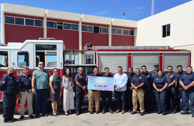 Recibe Patronato de Bomberos 57 mil pesos por redondeo de Supermercados Arámburo