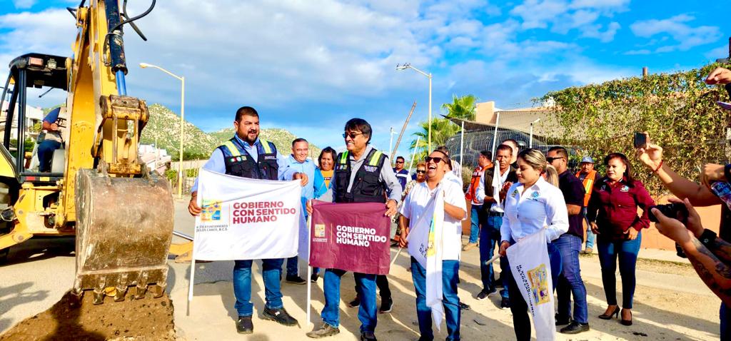 Con inicio de obra de reencarpetado, el Gobierno con sentido humano llega a Puerto Nuevo con atención directa a la ciudadanía