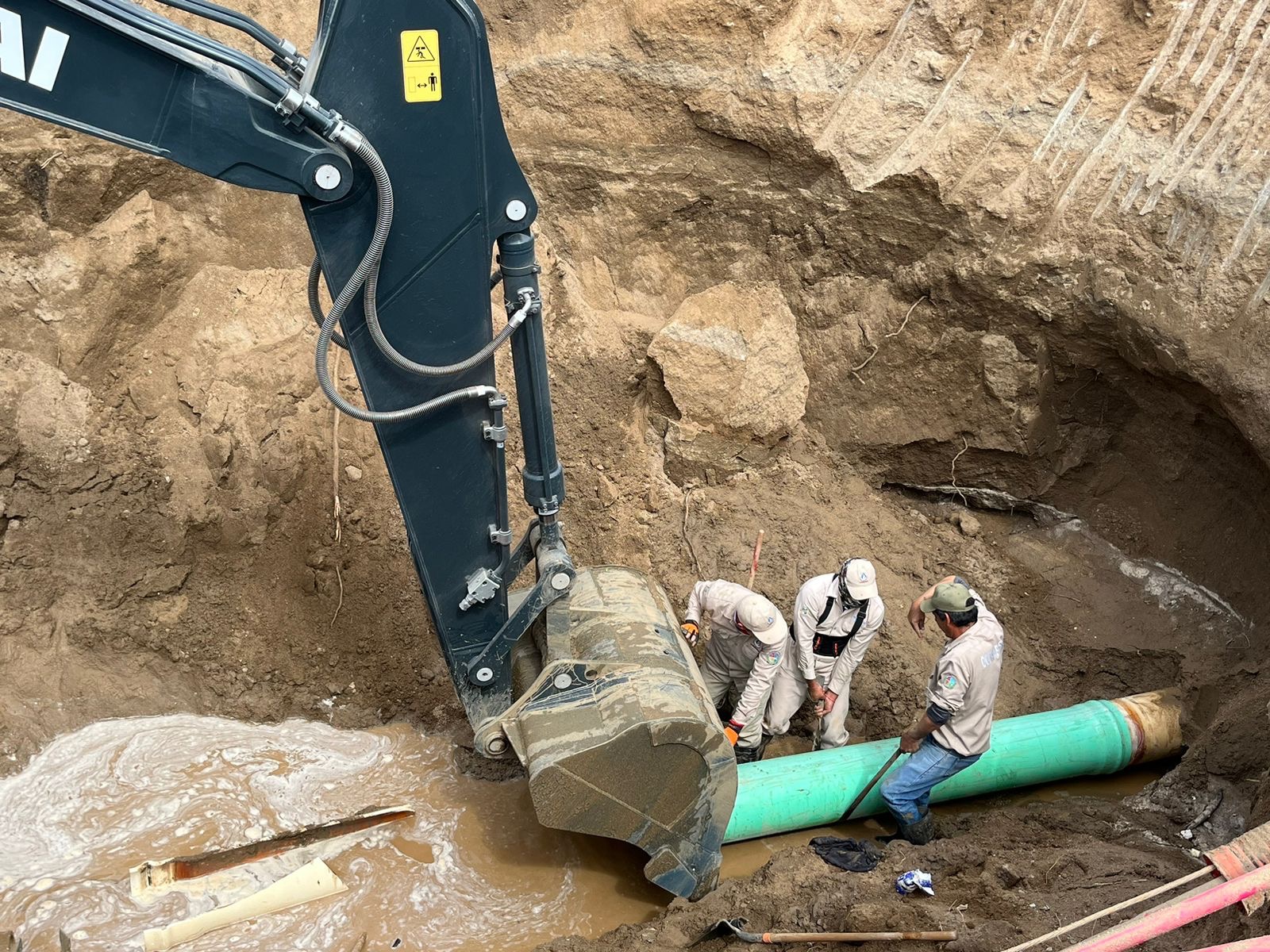 Concluye Oomsapas Los Cabos reparación de la fuga en acueducto #2; se restablecerá el servicio en colonias afectadas