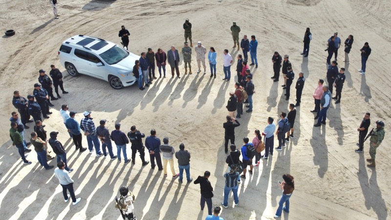 Atiende Milena Quiroga denuncia ciudadana por predio inseguro