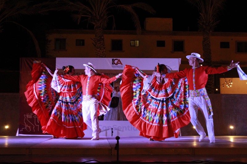 Con gran éxito conmemora ICA Los Cabos los 20 años del ”Ballet de Espectáculos Libertadores”