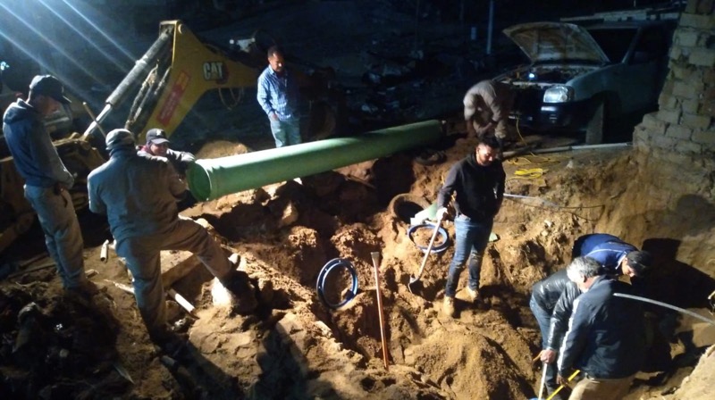 Tras 12 horas de trabajo, Oomsapas Los Cabos controló derrame de aguas negras en colonia Lagunitas CSL