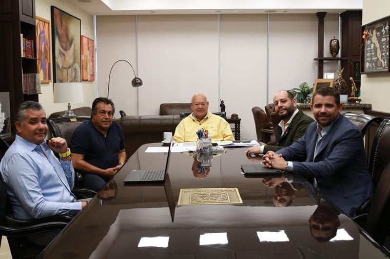 Se reúne Gobernador Víctor Castro Cosío con directivos de Baja Ferries