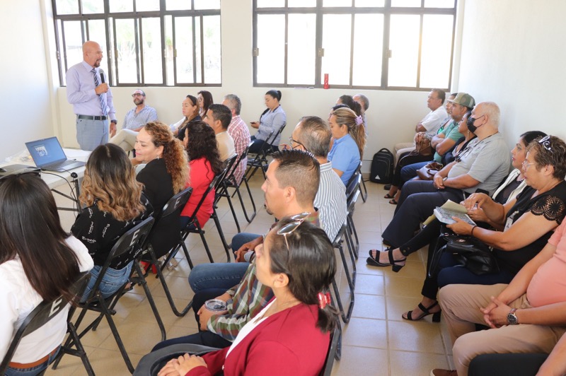 Personal del servicio público se capacita y se actualiza con miras a su  profesionalización