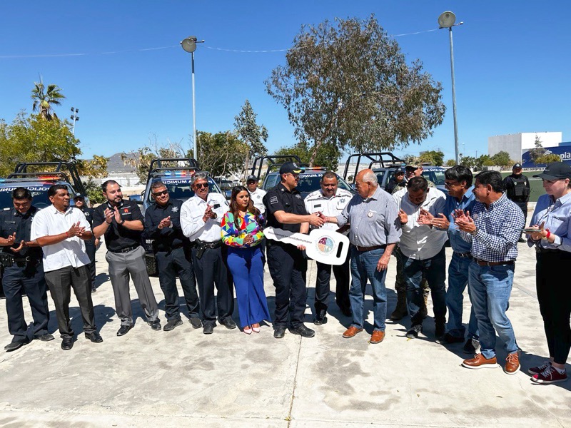 Entrega Gobierno del Estado 7 unidades patrullas en Los Cabos