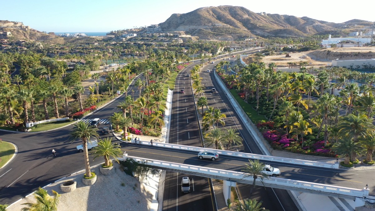 Más y mejor movilidad: anuncia Oscar Leggs Castro que serán habilitados 23 retornos de emergencia en el corredor turístico de Los Cabos