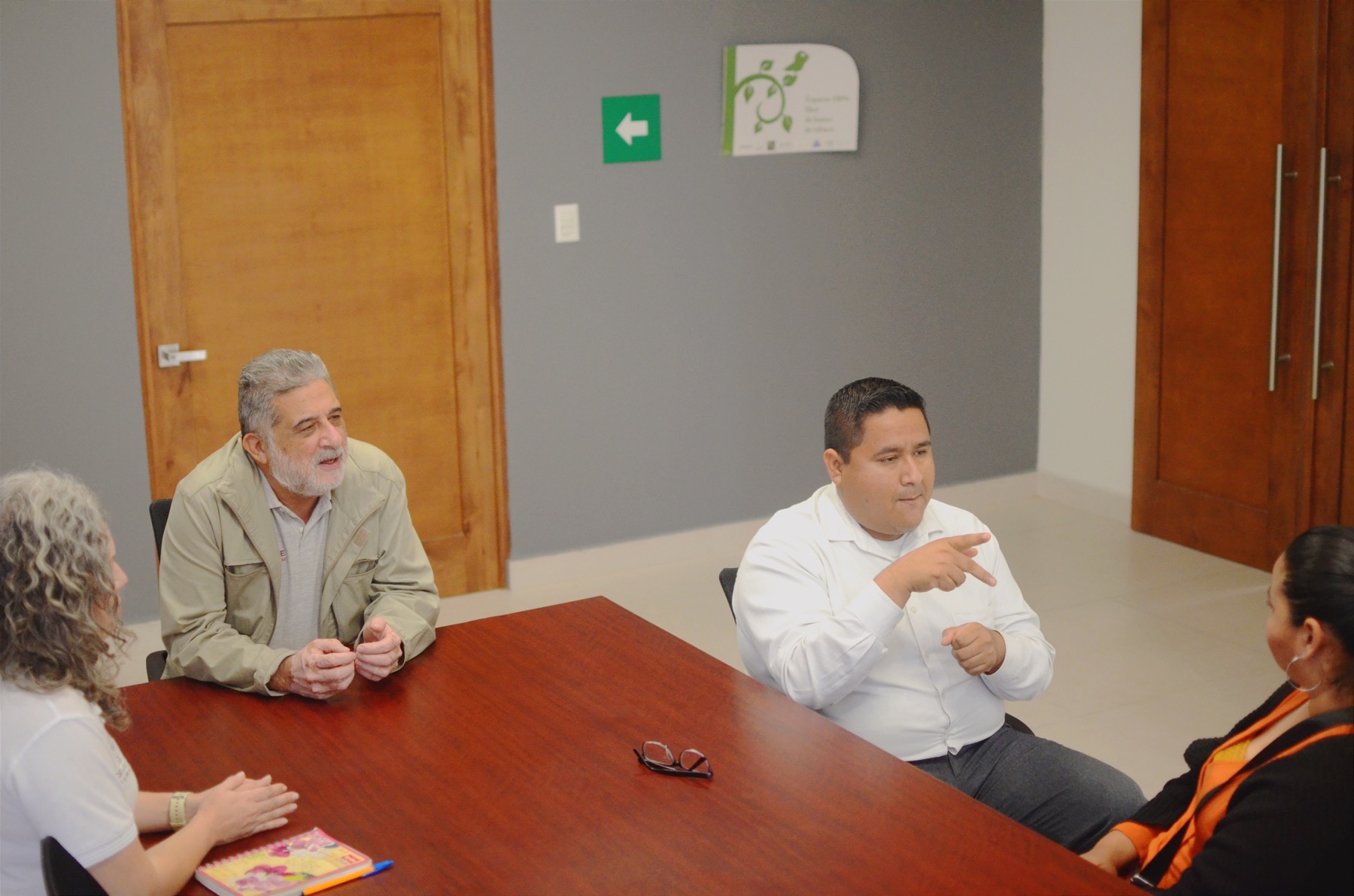 Busca ISIPD, bienestar para personas con sordera en BCS