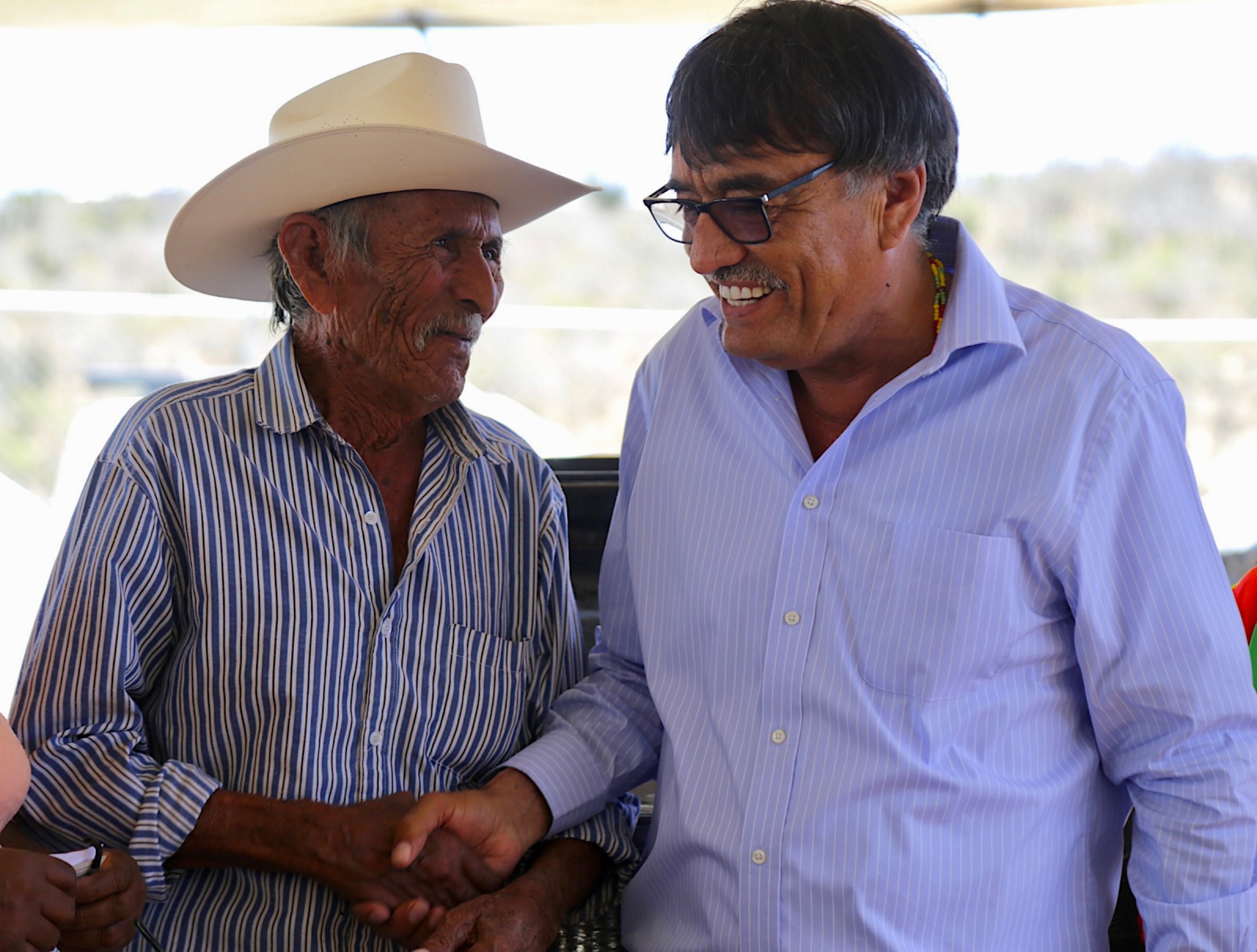 Brindar especial atención a las necesidades de familias de la zona rural y rancherías es prioridad del alcalde Oscar Leggs Castro