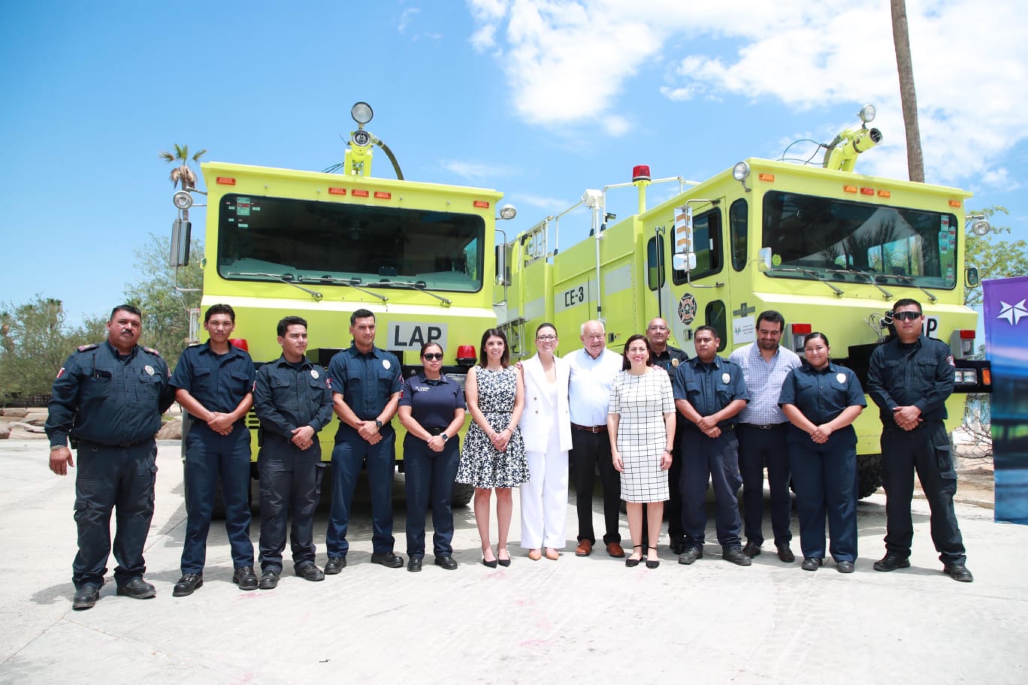 Reconoce Gobernador VCC impulso social de GAP, con entrega de 2 unidades a Bomberos de La Paz y Guerrero Negro