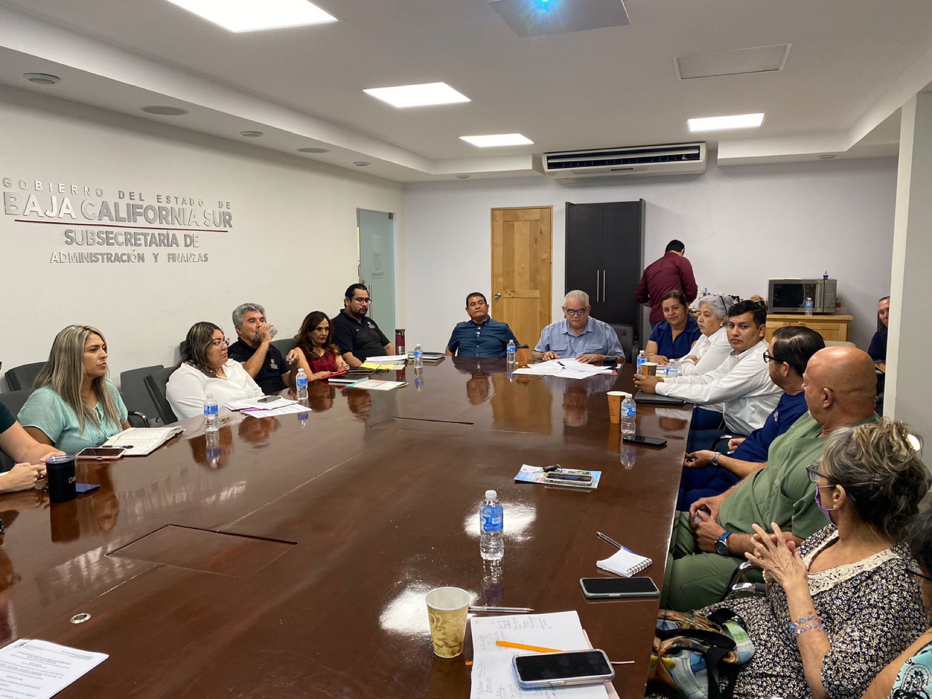 Participa Los Cabos en reunión de análisis de la Ley de Protección de los Animales Domésticos en BCS; trato digno a las mascotas, el objetivo