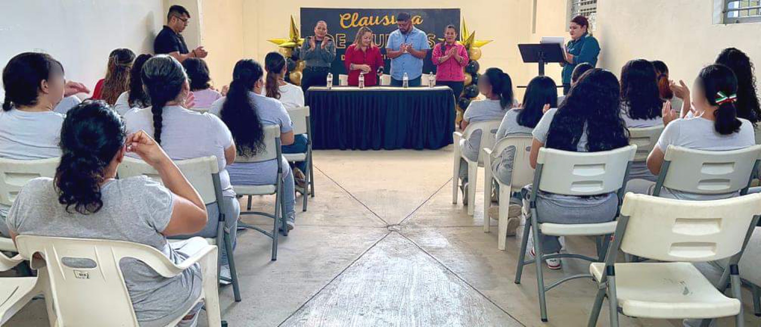 Contribuye Ayuntamiento de La Paz en la reintegración de internas del Cereso