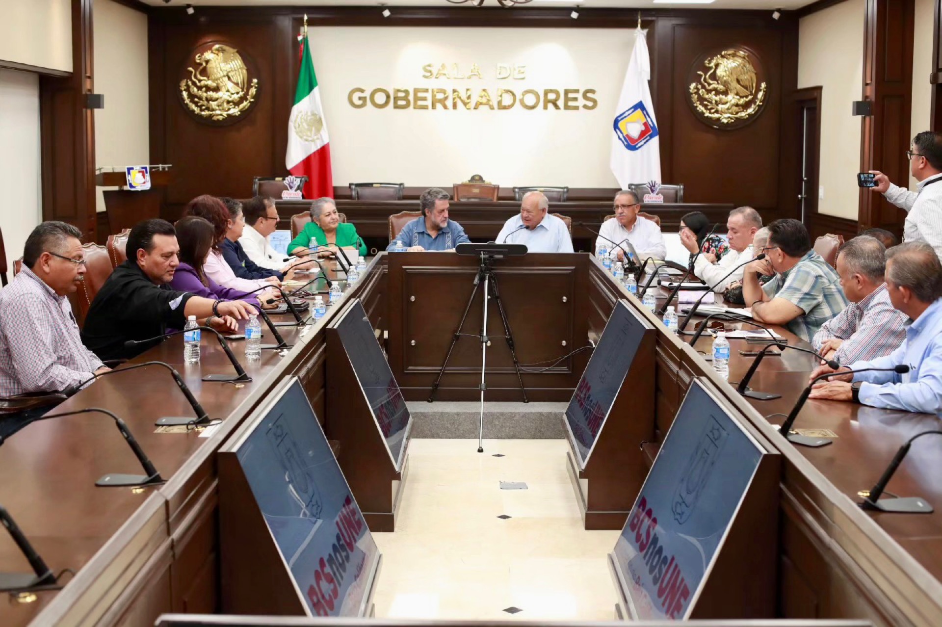 Se reúnen Gobernador VCC y Subsecretario de Educación Superior