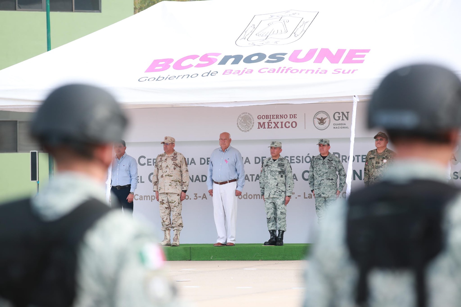 Asiste Gobernador VCC a toma protesta de nuevo Coordinador Estatal de la Guardia Nacional en BCS